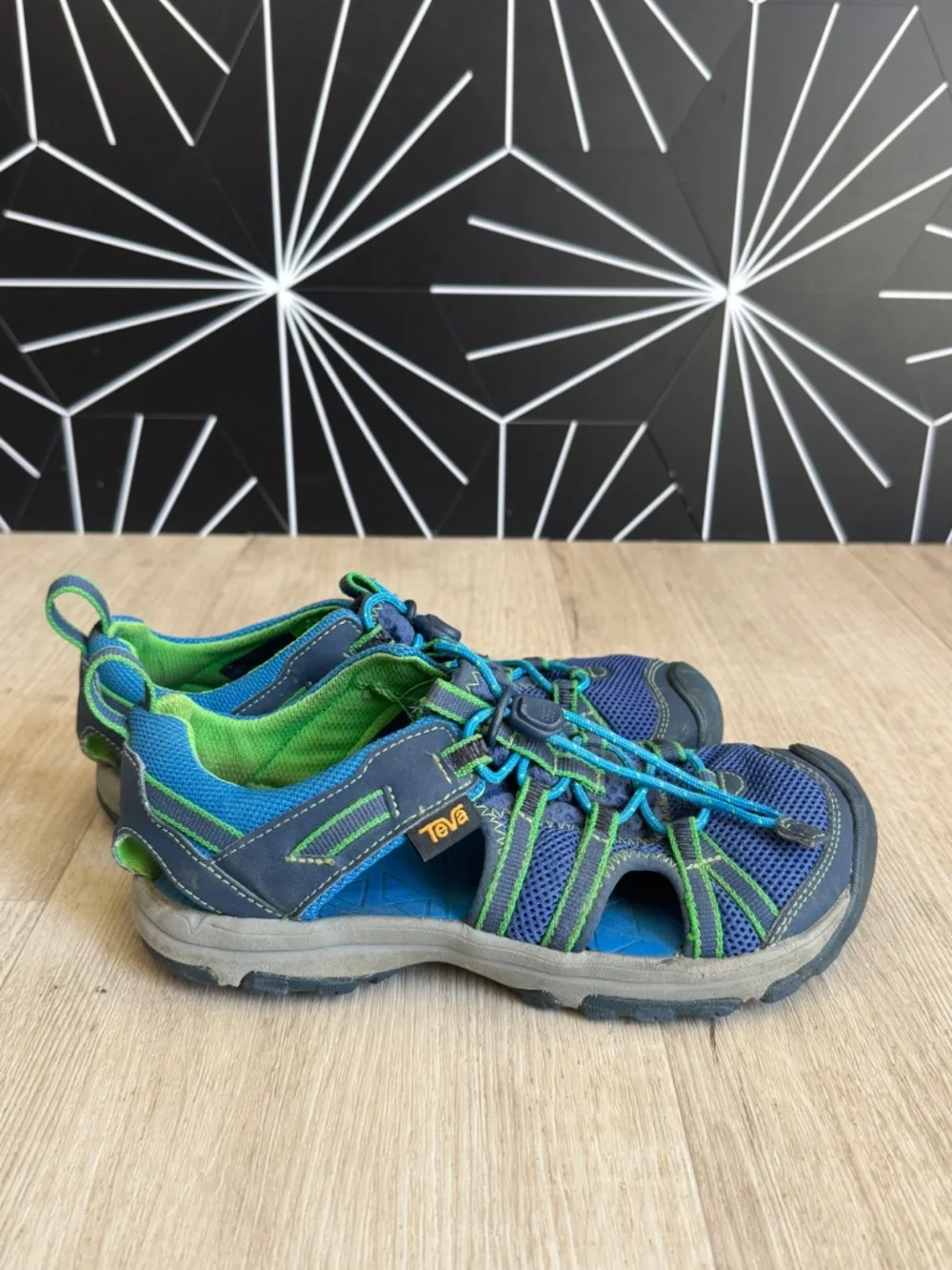 Teva Kids Manatee Sport Sandals Blue Green Size 2 Water Shoes